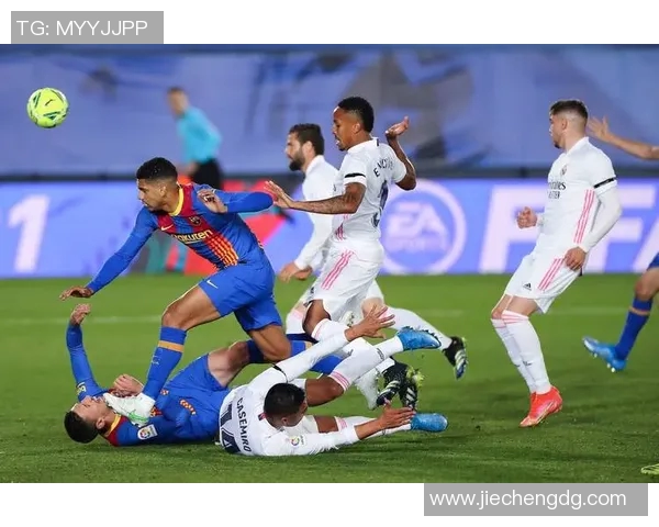 巴萨后防线的进攻奇迹：12球24助攻揭示西甲火力王的成功秘诀