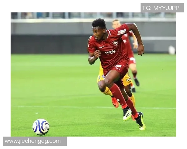 法甲联赛精彩对决梅斯队以1比0小胜对手展现强劲实力