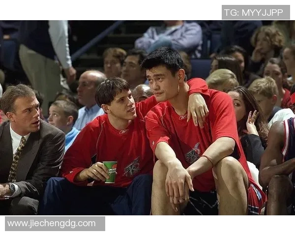 从恶作剧到挚友泰勒与姚明的50个麻辣鸡翅情谊之旅 从恶作剧到挚友泰勒与姚明的50个麻辣鸡翅情谊之旅