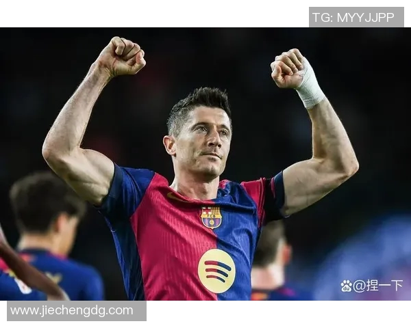 西甲争冠白热化巴萨屈居第二足坛第一人26场轰下20球表现惊艳